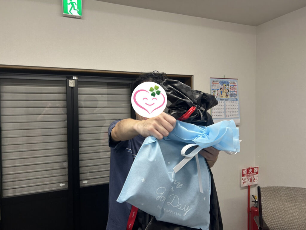 【7月のお誕生日会】笑顔があふれるお誕生日会!温かい日常のひとコマをご紹介